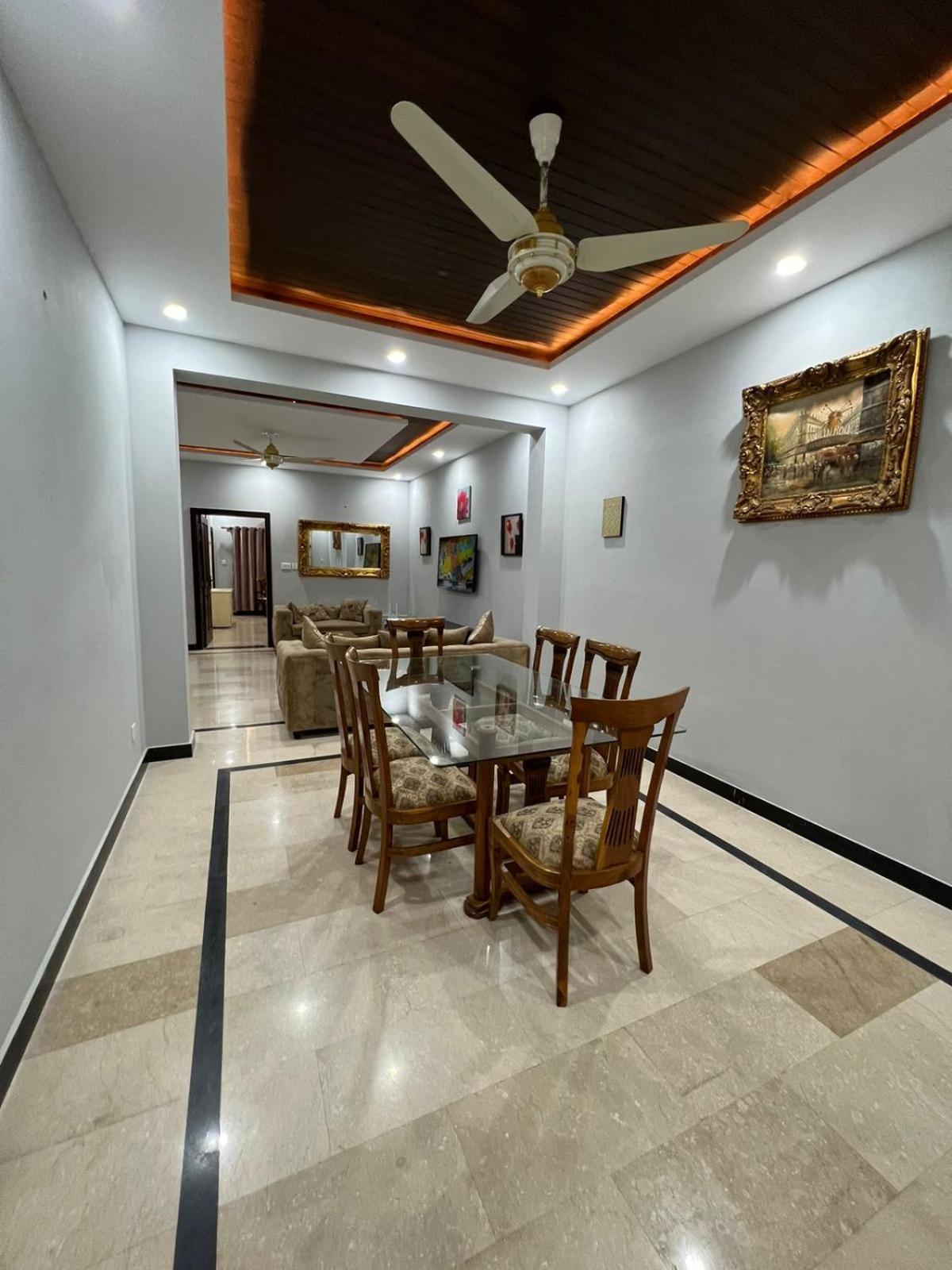 Отель Bed & Breakfast Исламабад Экстерьер фото
